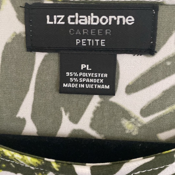 Liz Claiborne Career Petite top. Size PL - Picture 2 of 5